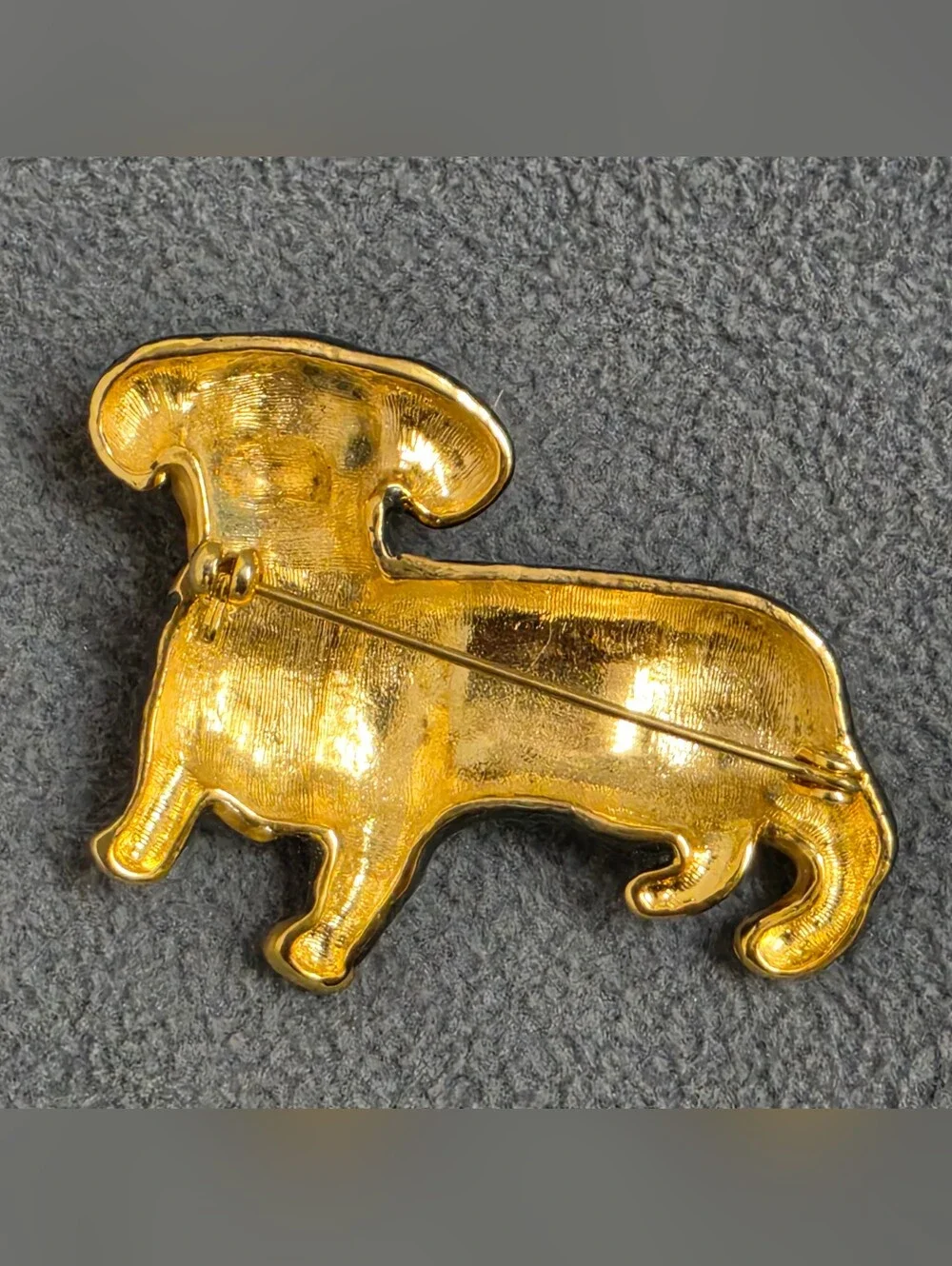 Black Tan Dachshund Dog Brooch Green Rhinestone Eyes Enamel Gold Tone New